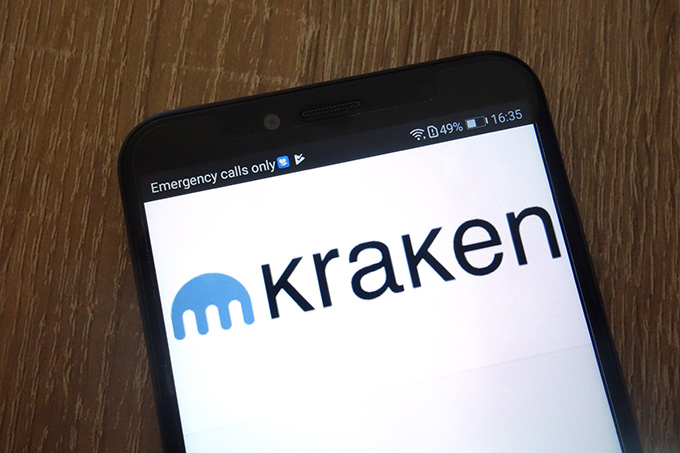 Kraken plånbok recension: Kraken logotyp på en telefon.